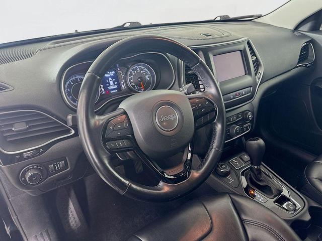 Photo of 2021 Diamond Black Jeep Cherokee