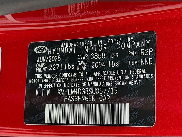 Photo of 2025 Red Hyundai ELANTRA