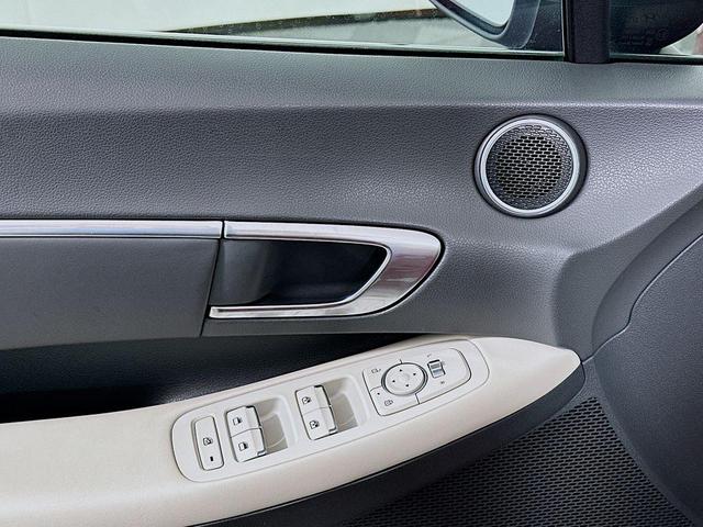 Photo of 2023 Red Hyundai SONATA