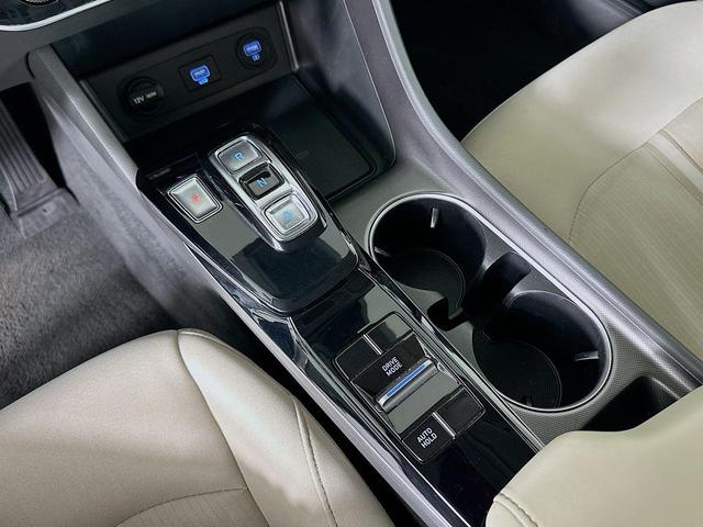 Photo of 2023 Red Hyundai SONATA