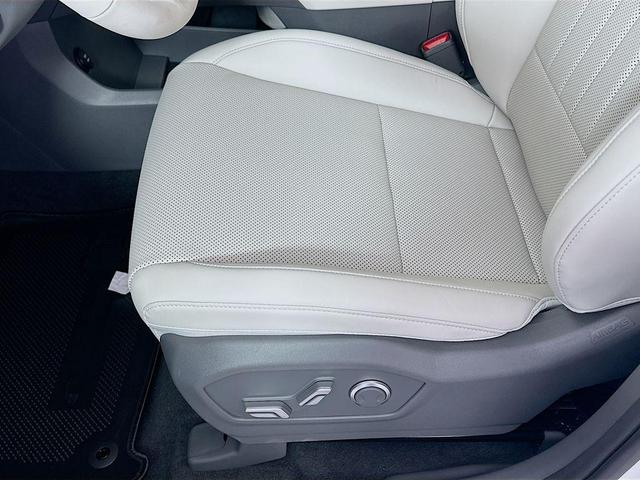 Photo of 2026 W6H Hyundai SANTA FE