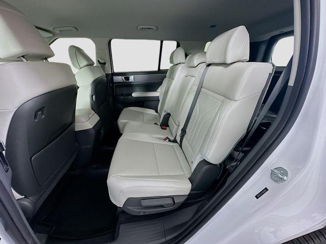 Photo of 2026 W6H Hyundai SANTA FE