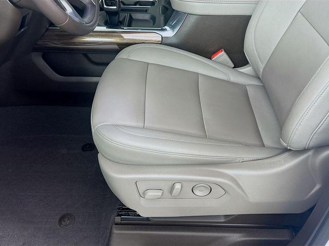 Photo of 2023 Summit White Chevrolet Silverado 1500