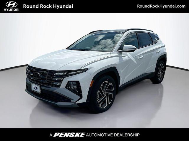 Photo of 2025 White Pearl Hyundai TUCSON