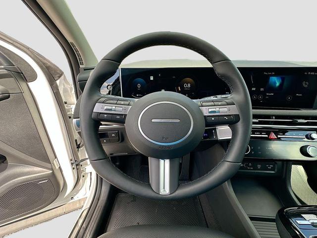 Photo of 2025 White Pearl Hyundai TUCSON