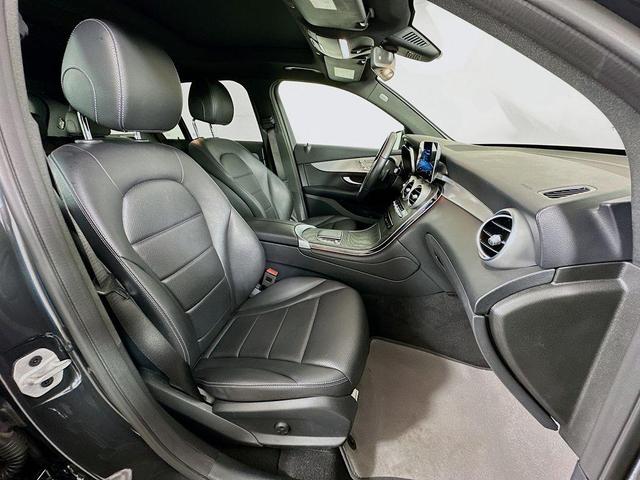 Photo of 2021 Gray Metallic Mercedes-Benz GLC 300