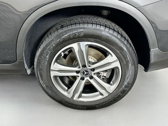 Photo of 2021 Gray Metallic Mercedes-Benz GLC 300