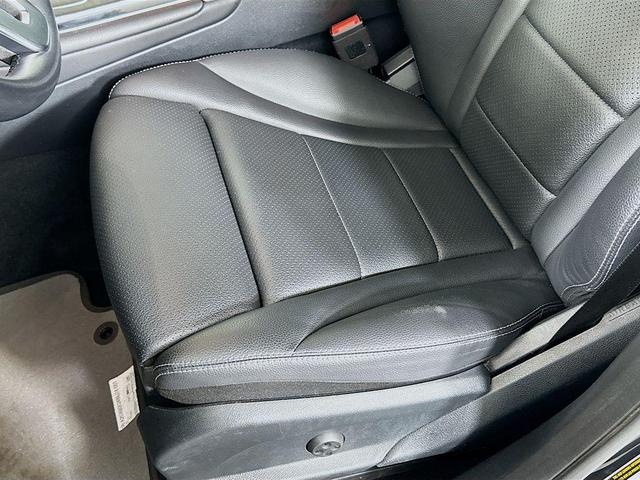 Photo of 2021 Gray Metallic Mercedes-Benz GLC 300