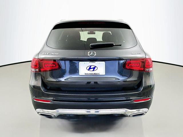 Photo of 2021 Gray Metallic Mercedes-Benz GLC 300