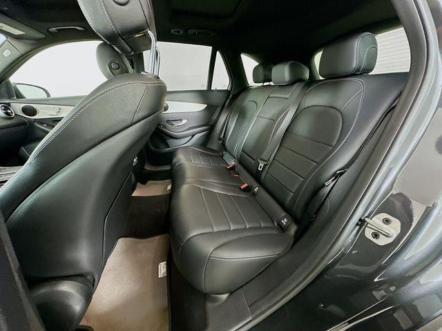 Photo of 2021 Gray Metallic Mercedes-Benz GLC 300