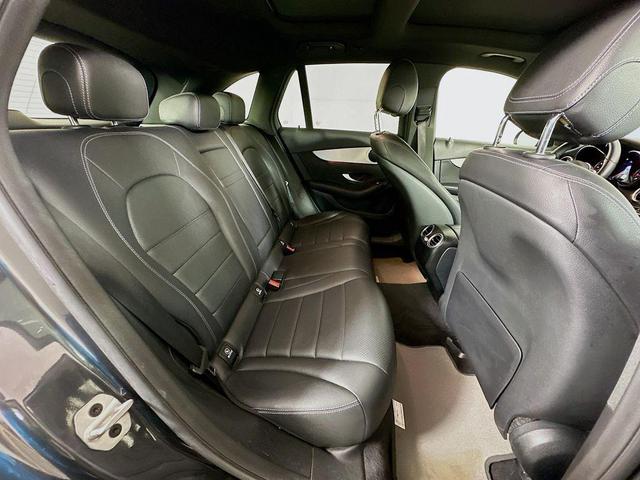 Photo of 2021 Gray Metallic Mercedes-Benz GLC 300