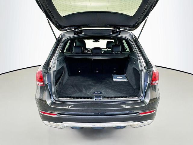 Photo of 2021 Gray Metallic Mercedes-Benz GLC 300