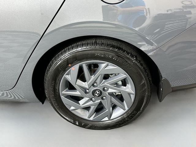 Photo of 2025 Gray Pearl Hyundai ELANTRA HEV