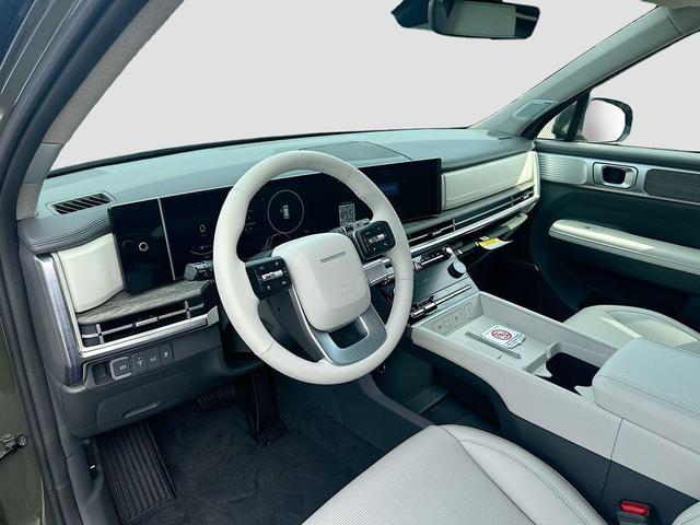 Photo of 2025 Green Hyundai SANTA FE HEV