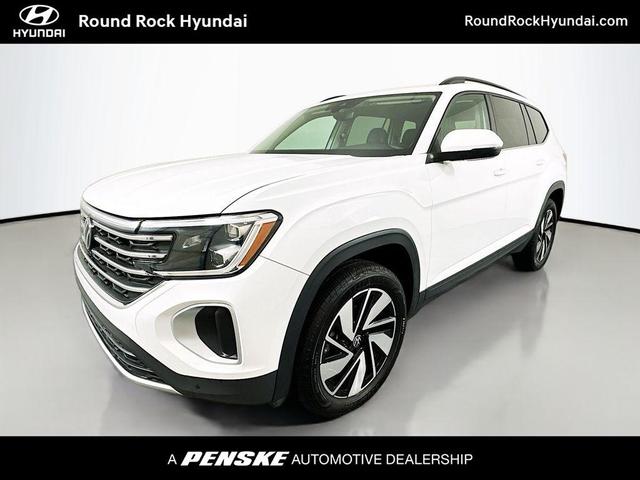 Photo of 2024 Pure White Volkswagen Atlas