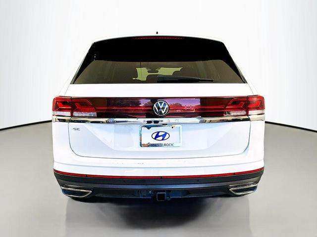 Photo of 2024 Pure White Volkswagen Atlas