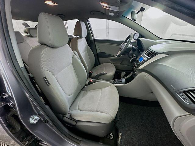 Photo of 2013 Triathlon Gray Hyundai Accent
