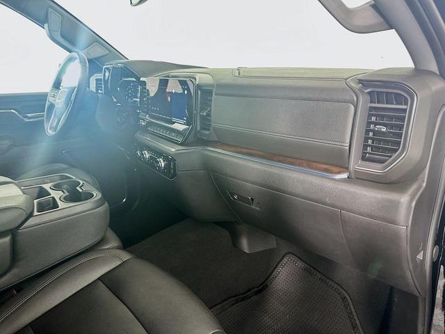 Photo of 2024 Onyx Black GMC Sierra 1500
