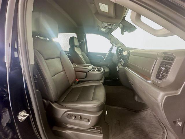 Photo of 2024 Onyx Black GMC Sierra 1500