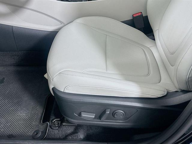 Photo of 2025 Phantom Black Hyundai TUCSON