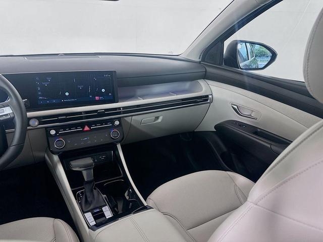 Photo of 2025 Phantom Black Hyundai TUCSON