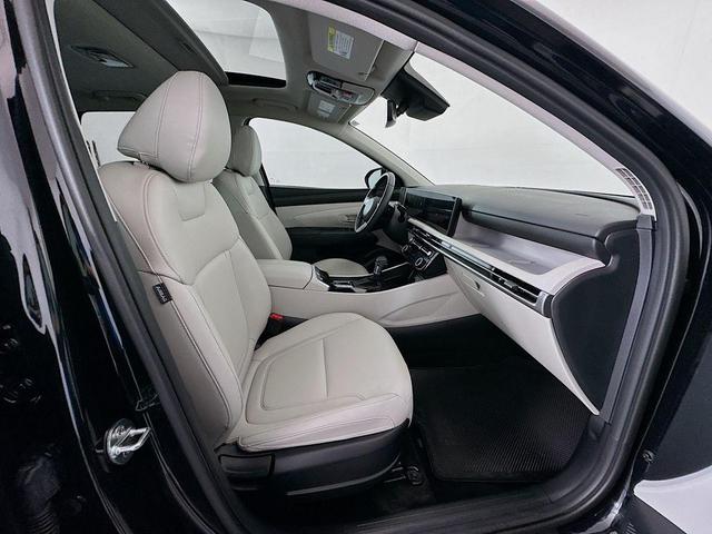 Photo of 2025 Phantom Black Hyundai TUCSON