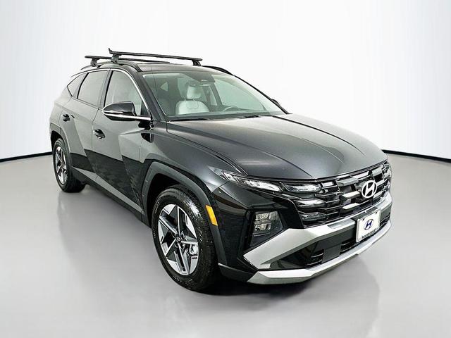 Photo of 2025 Phantom Black Hyundai TUCSON
