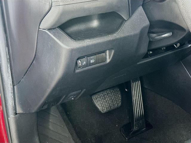 Photo of 2022 Pearl Toyota RAV4