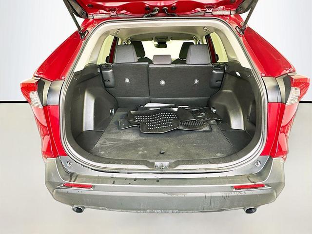 Photo of 2022 Pearl Toyota RAV4