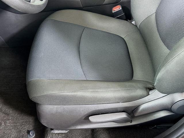 Photo of 2022 Pearl Toyota RAV4