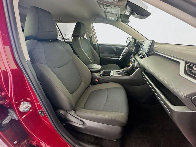 Photo of 2022 Pearl Toyota RAV4