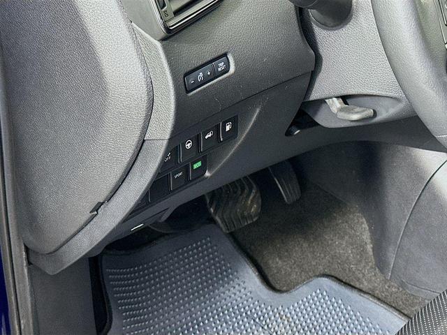 Photo of 2020 Caspian Blue Nissan Rogue