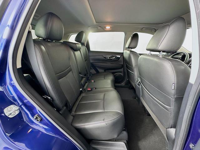 Photo of 2020 Caspian Blue Nissan Rogue