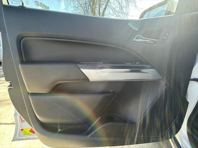 Photo of 2022 Summit White Chevrolet Colorado