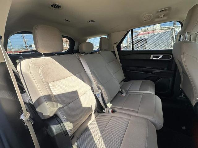 Photo of 2021 Oxford White Ford Explorer