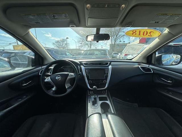 Photo of 2018 Magnetic Black Metallic Nissan Murano
