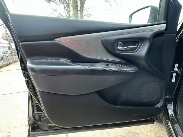 Photo of 2018 Magnetic Black Metallic Nissan Murano