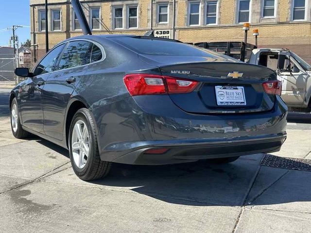 Photo of 2019 Shadow Gray Metallic Chevrolet Malibu