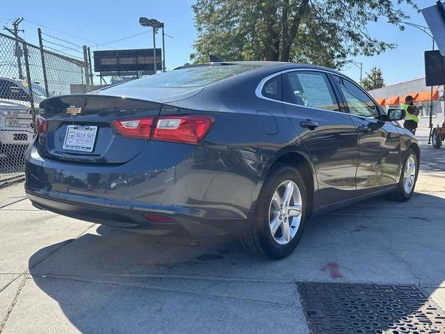 Photo of 2019 Shadow Gray Metallic Chevrolet Malibu