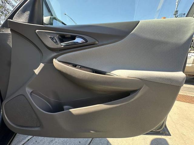 Photo of 2019 Shadow Gray Metallic Chevrolet Malibu
