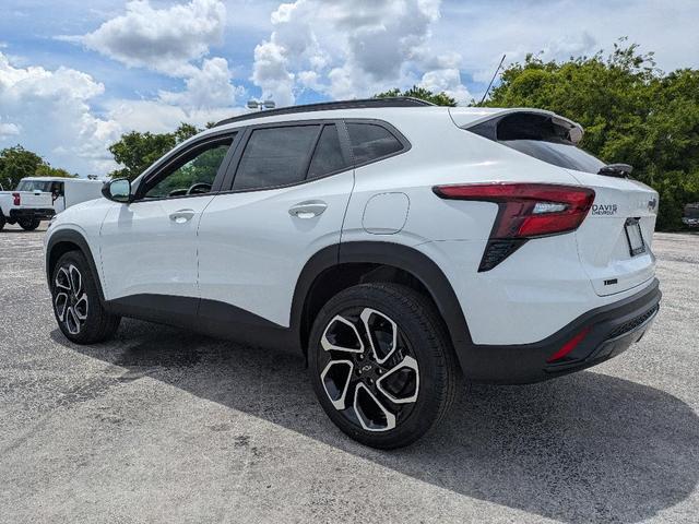 Photo of 2025 White Chevrolet Trax