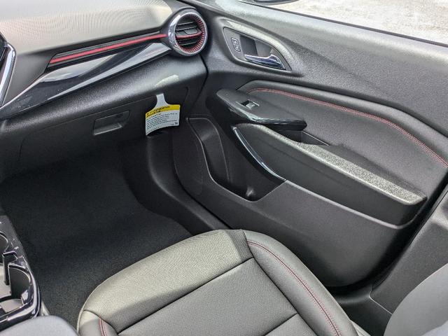 Photo of 2025 White Chevrolet Trax
