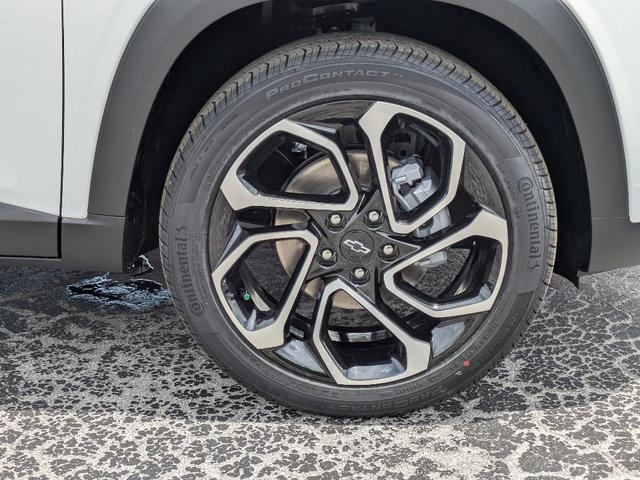 Photo of 2025 White Chevrolet Trax