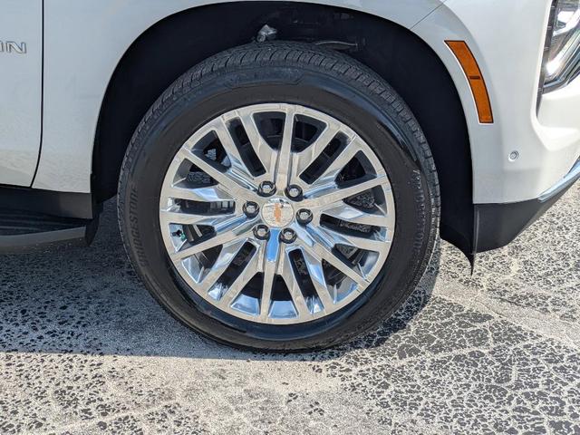 Photo of 2025 White Chevrolet Suburban