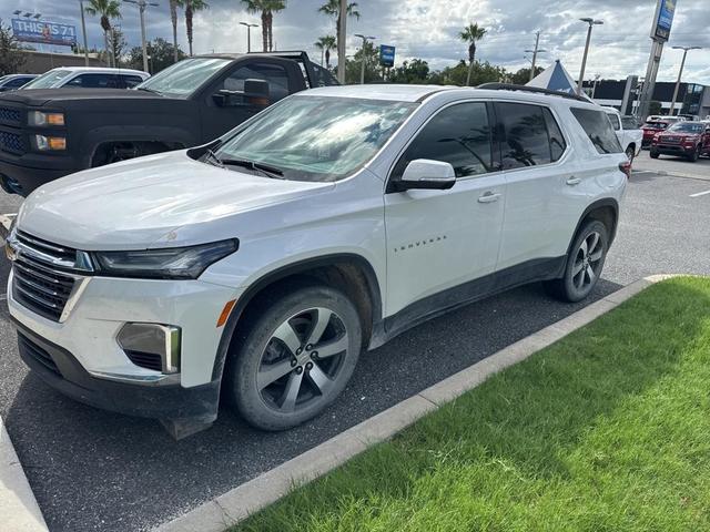 Photo of 2022 Iridescent Pearl Tricoat Chevrolet Traverse