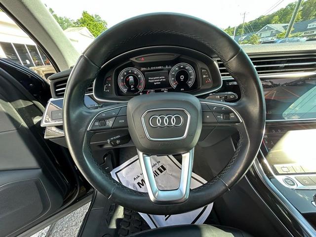 Photo of 2022 Mythos Black Metallic Audi Q7