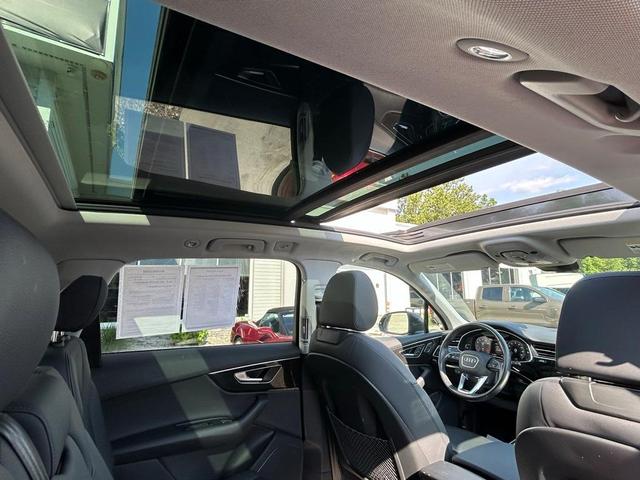 Photo of 2022 Mythos Black Metallic Audi Q7