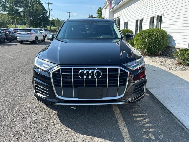 Photo of 2022 Mythos Black Metallic Audi Q7