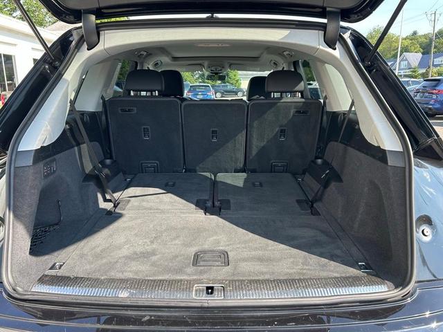 Photo of 2022 Mythos Black Metallic Audi Q7