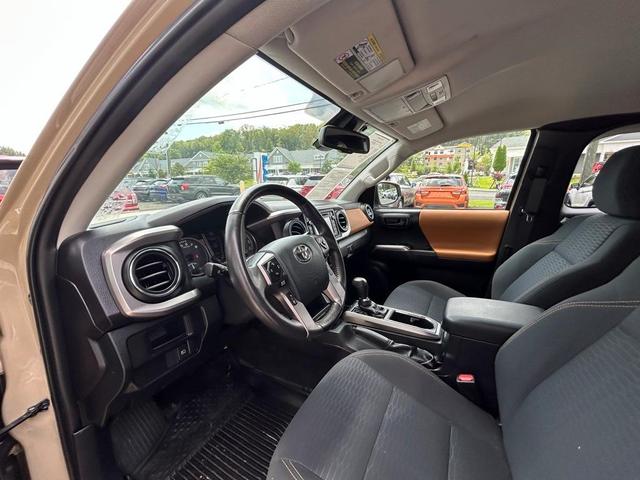 Photo of 2018 Tan Toyota Tacoma